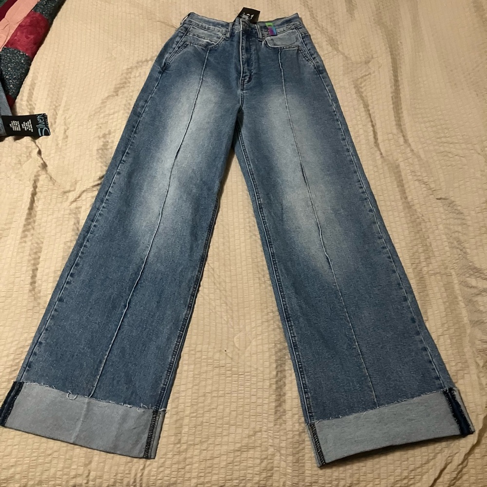VRBT wide leg cuffed jeans